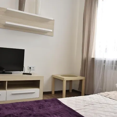 In - Wlokniarzy アパート ウッチ